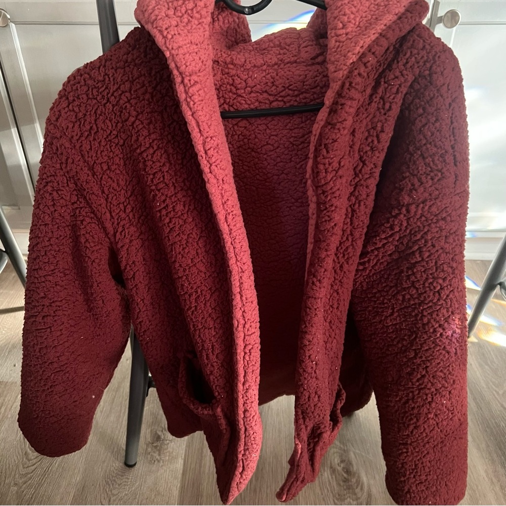Love Tree Softest Sherpa Sweater Woman’s Small